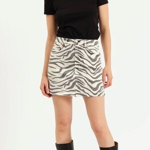 Daze Denim Stash mini skirt in Zebra